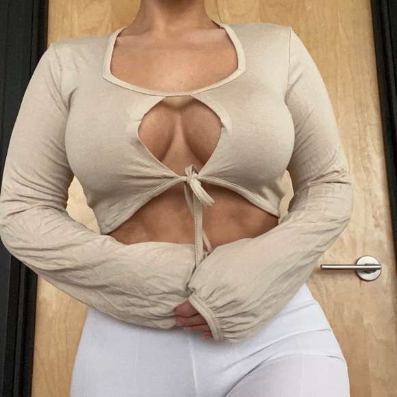 PrettyLittleThing Tops - Nude tie crop top